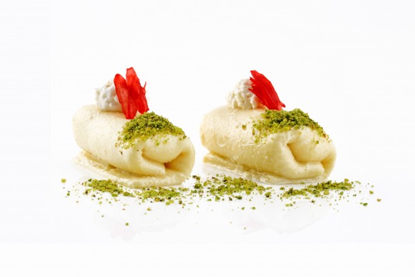 Halewet El Jeben Laf With Ice Cream & Pistachio